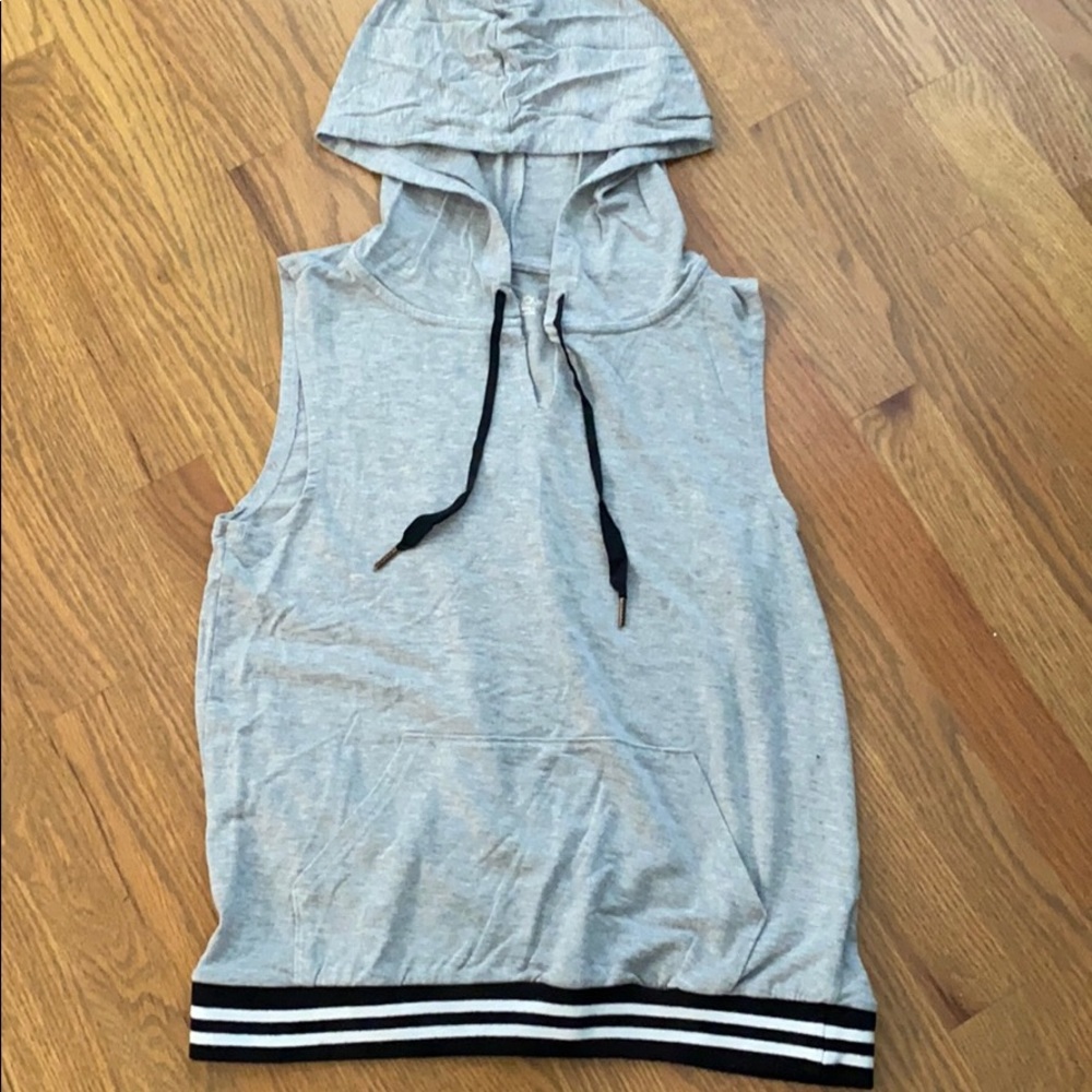 Beyond Yoga Varsity Muscle Hoodie — in Light Grey